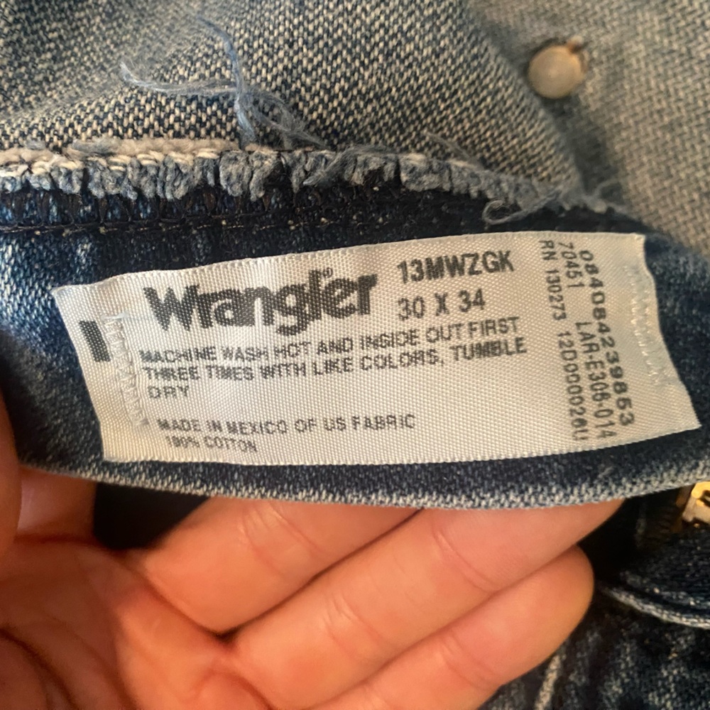 Blue denim wrangler cut off shorts size 30